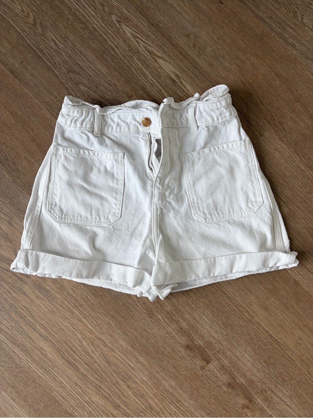 Zara White High-Waist Cuffed Denim Shorts